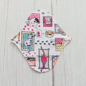 Sarah mosható tisztasági betét 17 cm / cicák keretben - rózsaszín - Meska.hu