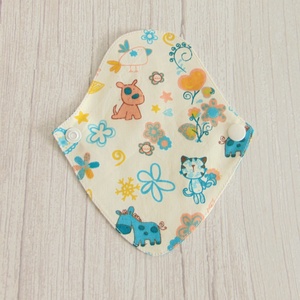 Mosható tanga tisztasági betét / állatkák és virágok  - szépségápolás - intim higiénia - tisztasági betét - Meska.hu