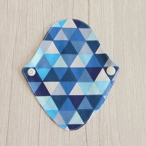 Mosható tanga tisztasági betét / kék - fehér háromszögek - szépségápolás - intim higiénia - tisztasági betét - Meska.hu