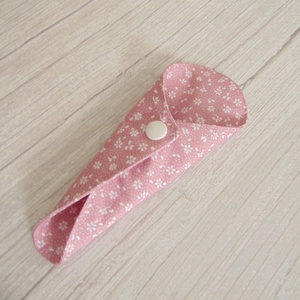 Mosható tanga tisztasági betét / rózsaszín - fehér apró virág - szépségápolás - intim higiénia - tisztasági betét - Meska.hu