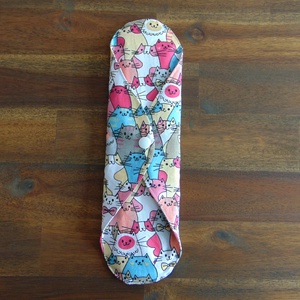 Lara mosható női betét 29 cm / cica fejek - rózsaszín / intimbetét, mosható textil betét, környezetbarát termék - szépségápolás - intim higiénia - intimbetét - Meska.hu