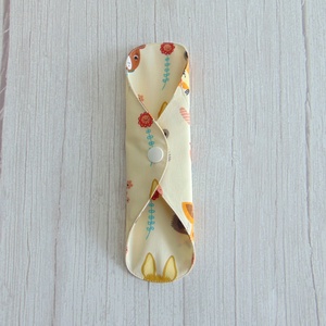 Lara mosható tisztasági betét 19,5 cm / állat fejecskék / vékony, kényelmes intimbetét,  környezetbarát termék - szépségápolás - intim higiénia - tisztasági betét - Meska.hu