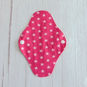 Lara mosható tisztasági betét 19,5 cm / rózsaszín- fehér csillag / vékony, kényelmes intimbetét,  környezetbarát termék - Meska.hu