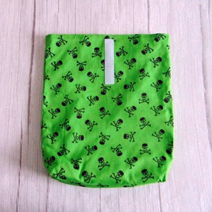 Roll-top uzsonnás tasak: fekete / zöld koponya mintás - táska & tok - uzsonna- & ebéd tartó - szendvics csomagoló - Meska.hu