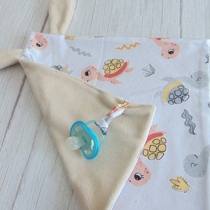 Nyuszi füles szundikendő / teknős mintával - bézs - baba - mama - baba játékok - szundikendő, alvóka - Meska.hu