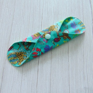 Lara tisztasági betét 19,5 cm / menta - dzsungel mintás / mosható textil betét - szépségápolás - intim higiénia - tisztasági betét - Meska.hu