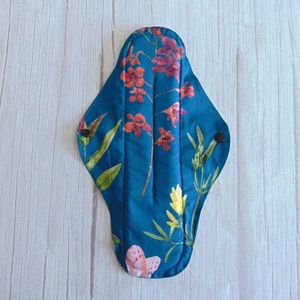 Lara Maxi mosható betét  31 cm / réti virágok - olajzöld - Meska.hu