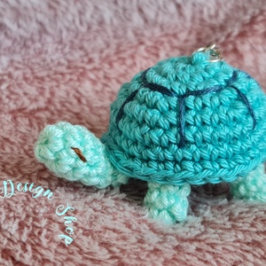 Kézműves horgolt kabalafigurás kulcstartó - Mini teknős (Jáde) - Meska.hu