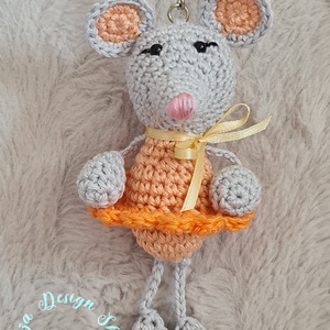 Kézműves horgolt kabalafigurás kulcstartó - Mini egér (Monica) - Meska.hu