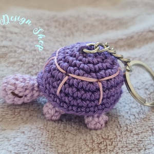 Kézműves horgolt kabalafigurás kulcstartó - Mini teknős (Berta) , Játék & Sport, Plüssállat & Játékfigura, Más figura, Horgolás, MESKA