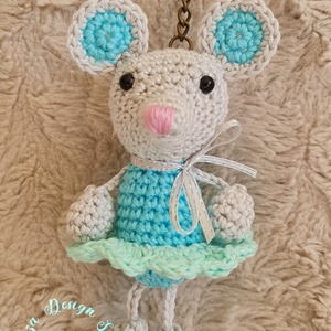 Kézműves horgolt kabalafigurás kulcstartó - Mini egér (Vivien) - Meska.hu