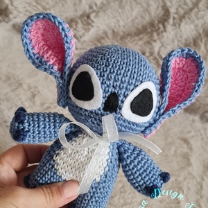 Kézműves horgolt kabalafigura - Stitch, Játék & Sport, Plüssállat & Játékfigura, Más figura, Horgolás, MESKA
