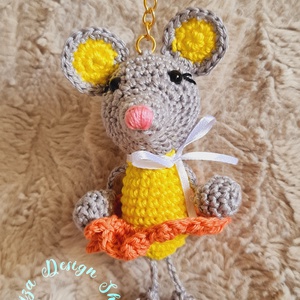Kézműves horgolt kabalafigurás kulcstartó - Mini egér (Tina) - játék & sport - plüssállat & játékfigura - egér - Meska.hu