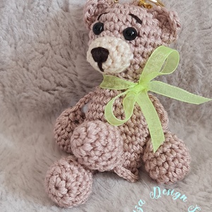 Kézműves horgolt kabalafigurás kulcstartó - Mini mackó (Bandi), Játék & Sport, Plüssállat & Játékfigura, Egér, Horgolás, MESKA
