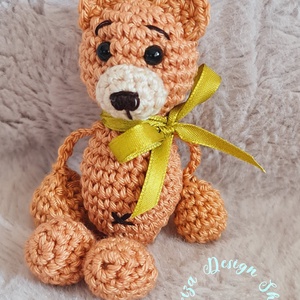 Kézműves horgolt kabalafigurás kulcstartó - Mini mackó (Balázs), Játék & Sport, Plüssállat & Játékfigura, Egér, Horgolás, MESKA