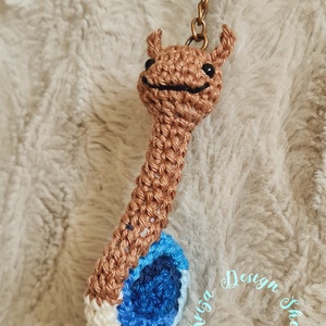 Kézműves horgolt kabalafigurás kulcstartó - Mini csiga (Alaska), Játék & Sport, Plüssállat & Játékfigura, Csiga, Horgolás, MESKA
