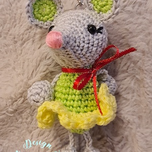 Kézműves horgolt kabalafigurás kulcstartó - Mini egér (Sofie) - Meska.hu