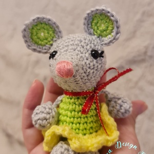Kézműves horgolt kabalafigurás kulcstartó - Mini egér (Sofie) - játék & sport - plüssállat & játékfigura - egér - Meska.hu
