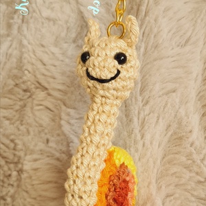 Kézműves horgolt kabalafigurás kulcstartó - Mini csiga (Marmalade), Játék & Sport, Plüssállat & Játékfigura, Csiga, Horgolás, MESKA