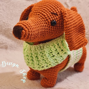 Kézműves horgolt kabala figura - Malvin tacskó kutya - játék & sport - plüssállat & játékfigura - kutya - Meska.hu
