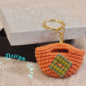 Kézműves horgolt  kulcstartó - Shopping bag (Modern gomb dekorációval 1.) , Táska & Tok, Kulcstartó & Táskadísz, Kulcstartó, Horgolás, MESKA