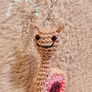 Kézműves horgolt kabalafigurás kulcstartó - Mini csiga (Renáta), Játék & Sport, Plüssállat & Játékfigura, Csiga, Horgolás, MESKA