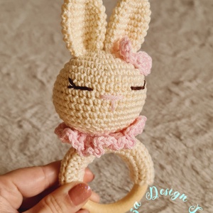 Kézműves horgolt kabala figurás csörgő rágóka (Nyuszis) 2. - Meska.hu