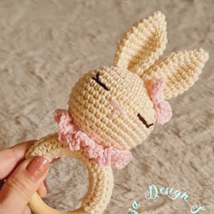 Kézműves horgolt kabala figurás csörgő rágóka (Nyuszis) 2. - baba - mama - baba játékok - csörgő - Meska.hu