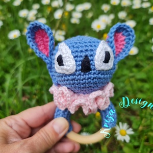 Kézműves horgolt kabala figurás csörgő rágóka (Stitch) - Meska.hu
