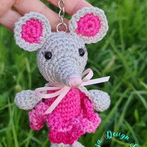Kézműves horgolt kabalafigurás kulcstartó - Mini egér (Milla) - játék & sport - plüssállat & játékfigura - egér - Meska.hu