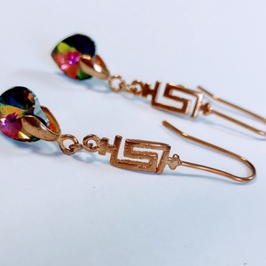 Színjátszós Swarovski szív fülbevaló - ékszer - fülbevaló - lógó fülbevaló - Meska.hu