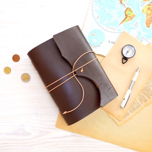 VIKING - Valódi bőr borítású kézműves napló A5 méretben - Vegvísir motívummal, DIY (Csináld magad), Fűzésminták, Bőrművesség, Könyvkötés, MESKA