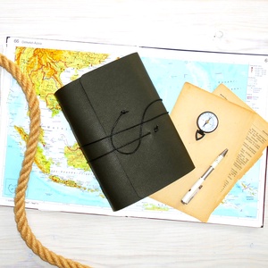KALANDOR - Valódi bőr borítású kézműves napló A5 méretben - Iránytű motívummal - Meska.hu