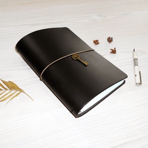 TITKOK KULCSA - Cserélhető füzetes valódi bőr borítású utazónapló A5 méretben - 4 db sima füzetet tartalmaz a csomag - otthon & életmód - papír, írószer - jegyzetfüzet & napló - Meska.hu