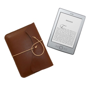 Dickens -  barna színű valódi bőr Kindle, könyvolvasó tok - 6 méretben - Meska.hu