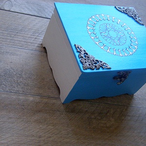 Kék-fehér antikolt dobozka -  - Meska.hu