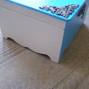 Kék-fehér antikolt dobozka -  - Meska.hu