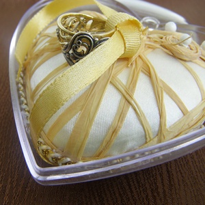 Eljegyzéshez/esküvőre szív alakú gyűrűtartó doboz -  - Meska.hu