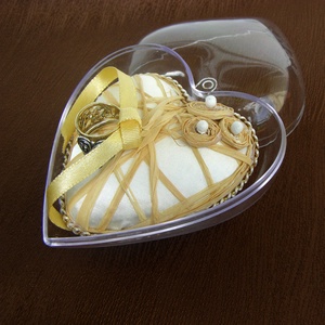 Eljegyzéshez/esküvőre szív alakú gyűrűtartó doboz -  - Meska.hu