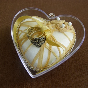 Eljegyzéshez/esküvőre szív alakú gyűrűtartó doboz -  - Meska.hu