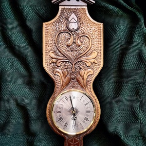 Fali óra fekete dióból - Meska.hu