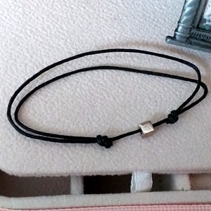 Minimalista ezüst kocka karkötő  - ékszer - karkötő - gyöngyös karkötő - Meska.hu