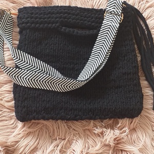 Fekete színű tavaszi kötött kézi táska - táska & tok - bevásárlás & shopper táska - shopper, textiltáska, szatyor - Meska.hu