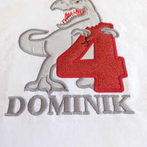 Szülinapos, Dinoszauruszos, névvel és picurka életkorával ellátott, 100% pamut póló - ruha & divat - babaruha & gyerekruha - póló - Meska.hu