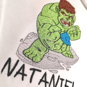 Hímzett névvel és Hulk mintával ellátott, 100% pamut body - ruha & divat - babaruha & gyerekruha - body - Meska.hu