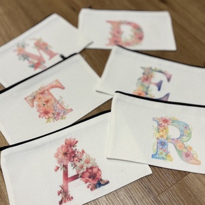 Neszesszer kezdőbetűvel - táska & tok - neszesszer - Meska.hu