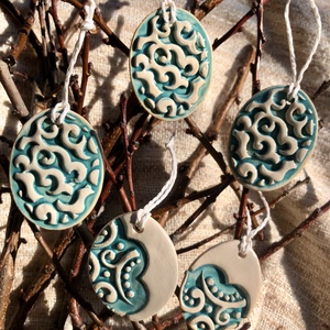 Türkiz kerámia húsvéti függő - Meska.hu