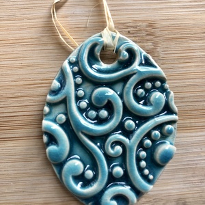 Türkiz tojás függő dísz - ünnepi díszek, dekorációk - húsvéti díszek és dekorációk - húsvéti tojásfadíszek - Meska.hu