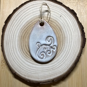 Gyöngyház fehér tojás függő dísz - otthon & életmód - dekoráció - dísztárgy - Meska.hu