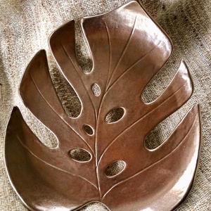 Rosé-gold pálmalevél tál, Otthon & Életmód, Dekoráció, Dísztárgy, Kerámia, Agyagozás, MESKA